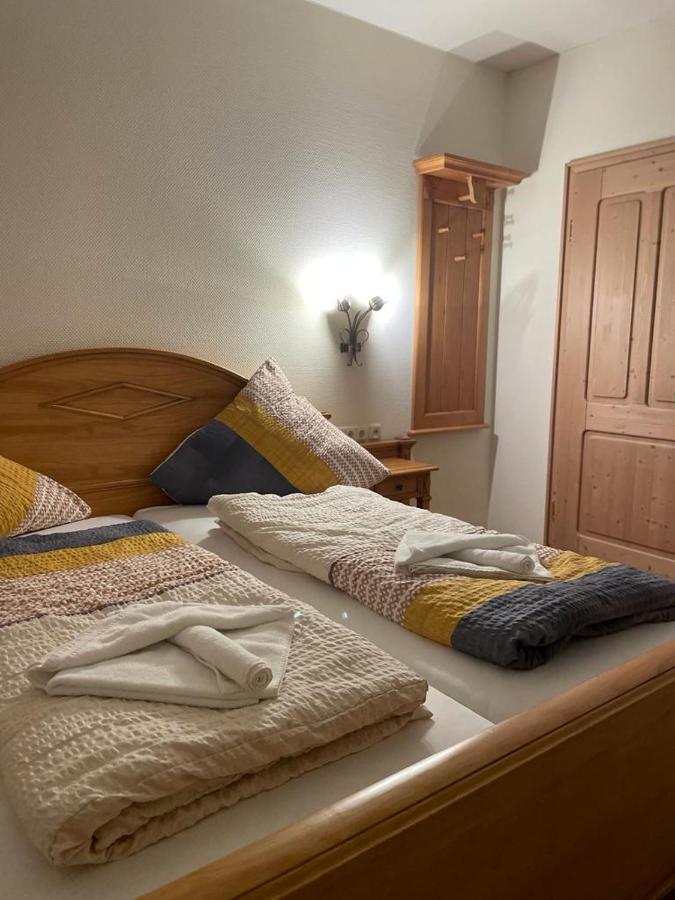 Hotel Und Restaurant Gruner Hahn Elsenfeld Exteriör bild