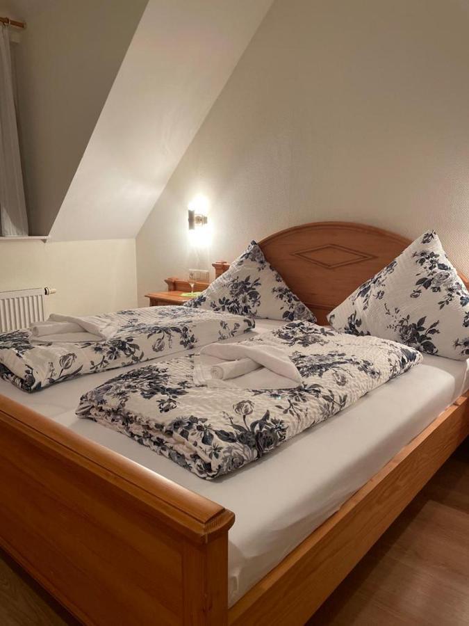 Hotel Und Restaurant Gruner Hahn Elsenfeld Exteriör bild