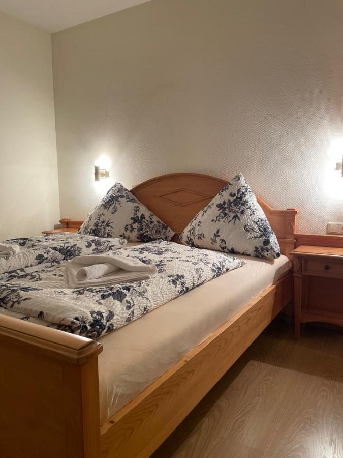Hotel Und Restaurant Gruner Hahn Elsenfeld Exteriör bild